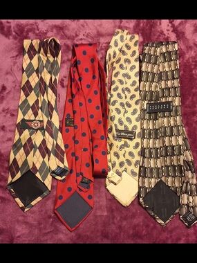 4 Men's Silk Ties by: Michael Reed, Bergamo N. Y., Via Manzoni, & American Outpo